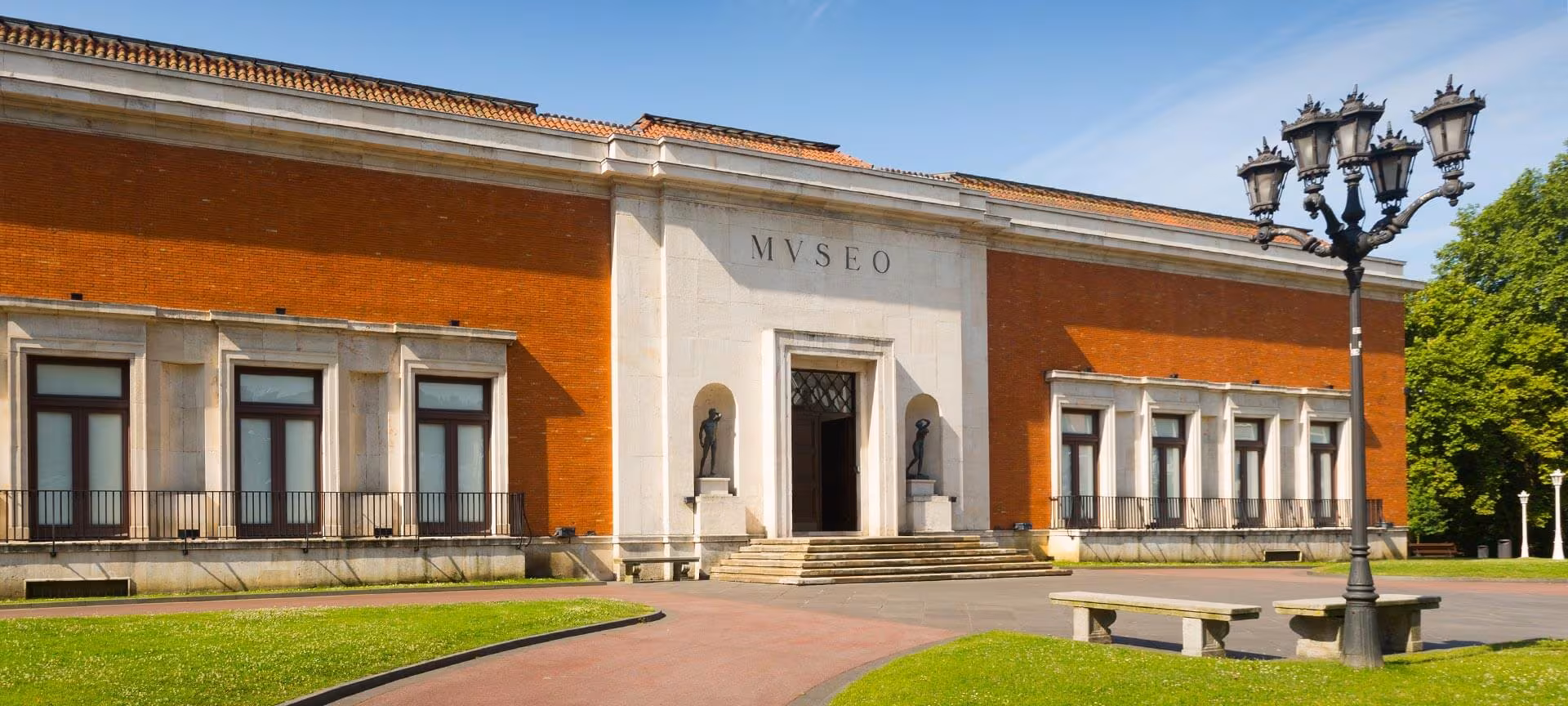 Entrance of Bilbao Fine Arts Museum with visitors